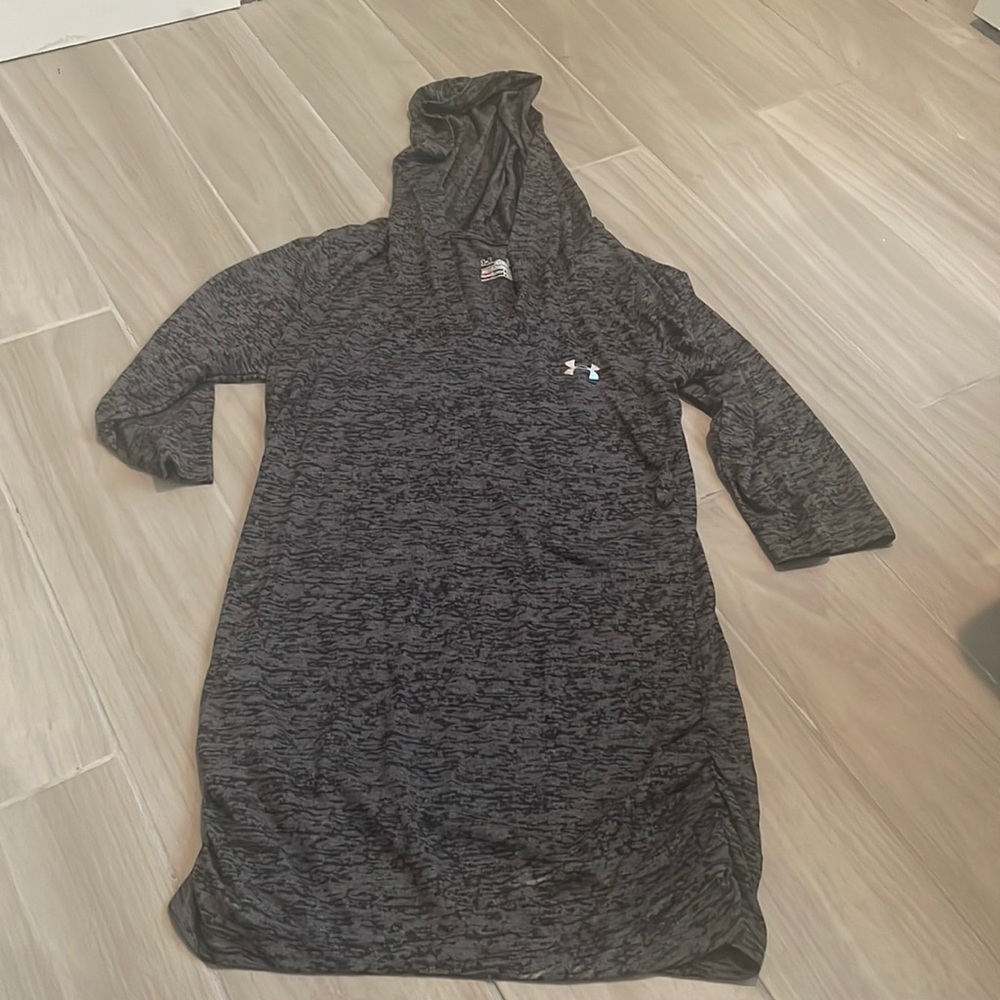 Under armour light weight tshirt with good